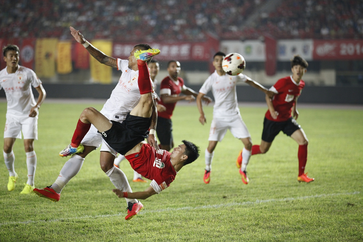 重燃足球激情,球迷热议国际赛事的简单介绍 重燃足球激情,球迷热议国际赛事的简单介绍