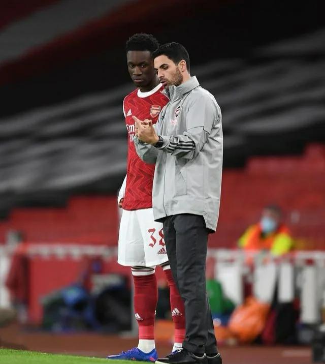 强强对决引发热议，赛场悬念待揭晓的简单介绍