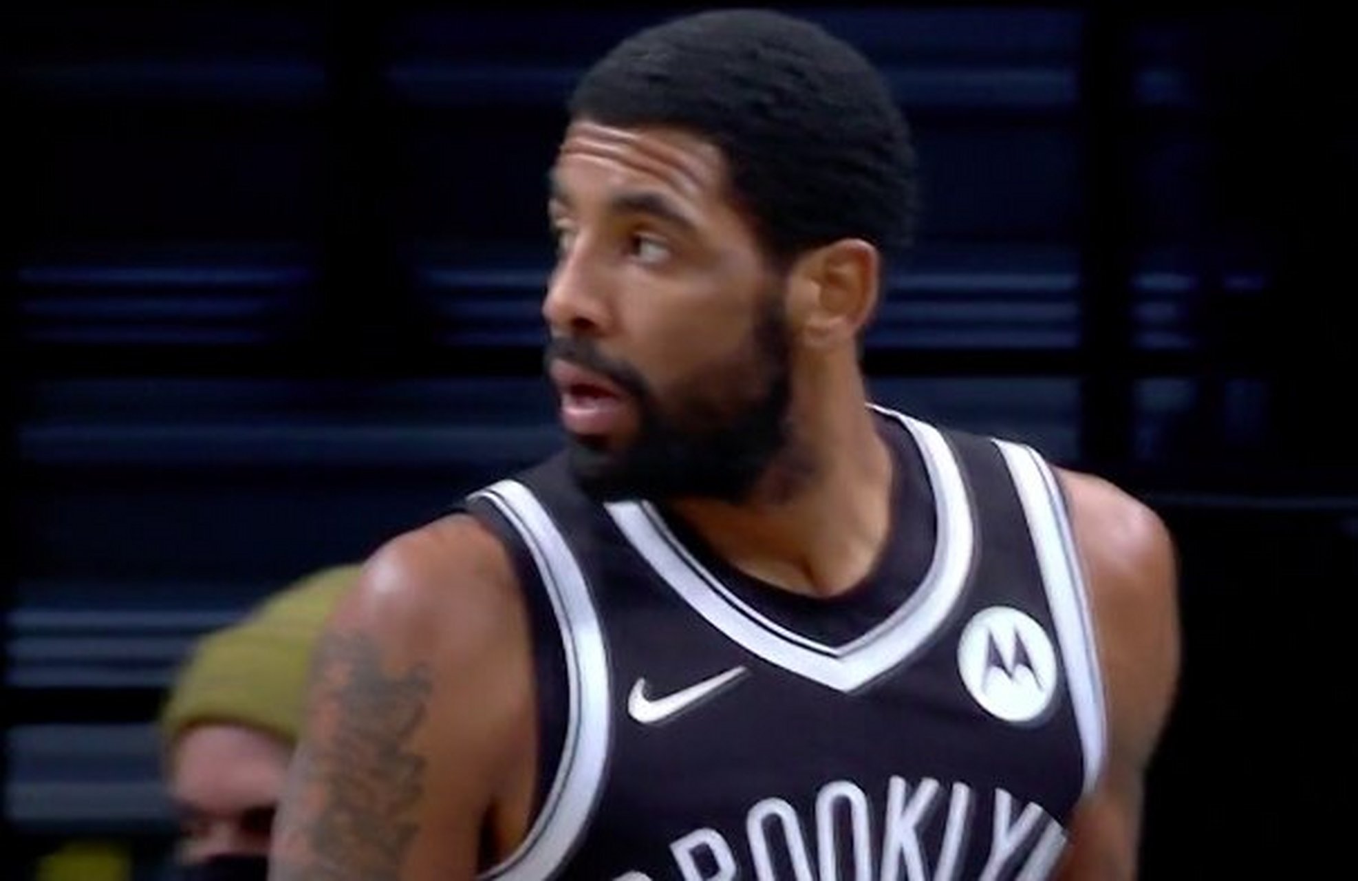 广东队翻盘爵士，欧文扛起全队