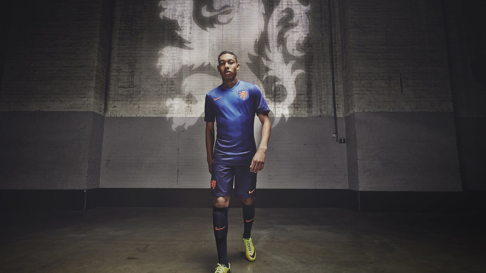 当绿茵场与赛道交汇，尤文铁壁启示录与范戴克的F1防守艺术