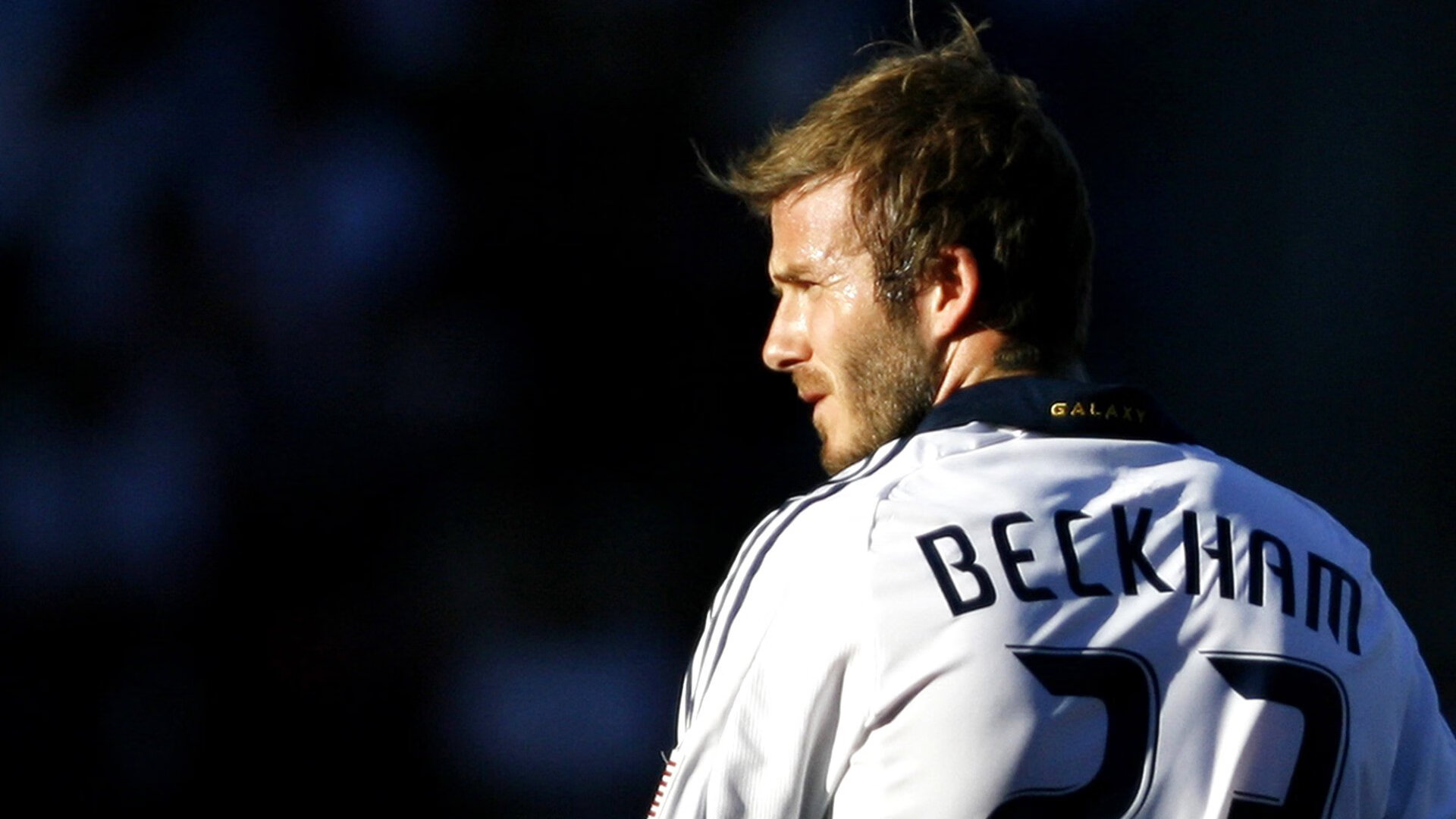 救赎之刃，欧文末节狂飙，湖人险胜开拓者背后的孤勇者之战